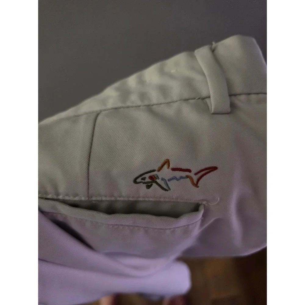 Greg Norman for Tasso Elba Mens Golf Shorts Stone Gray Shark Logo Size 34